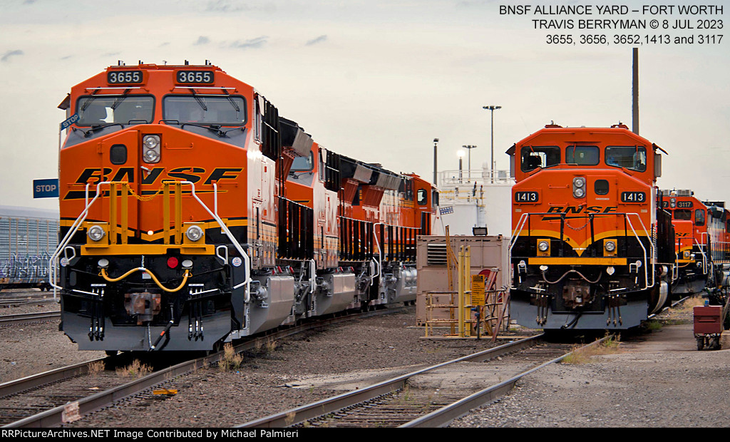 BNSF 3655 and 1413